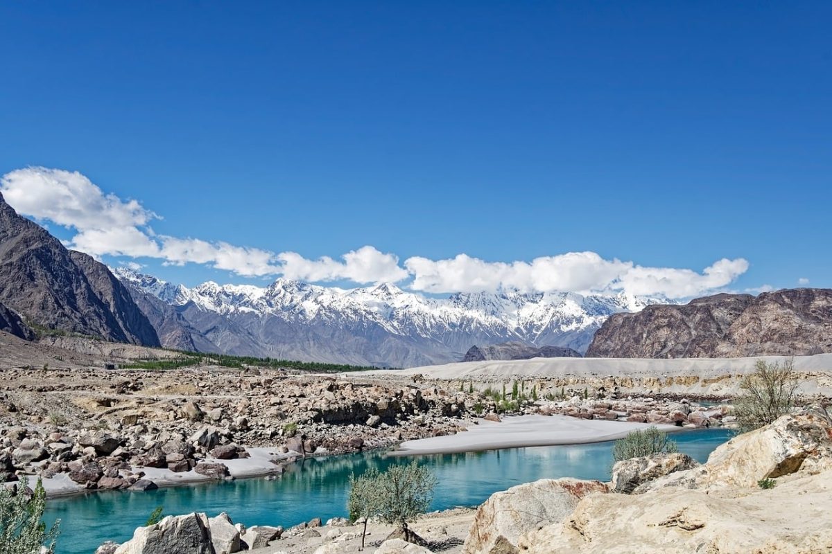 pakistan, gilgit-baltistan, karakoram, indus, mountain landscape, river, clouds, snow, rocks, lake, blue sky, nature, panorama, riverbed, environment, alpine, tourism, mountain range, excursion destination, impressive