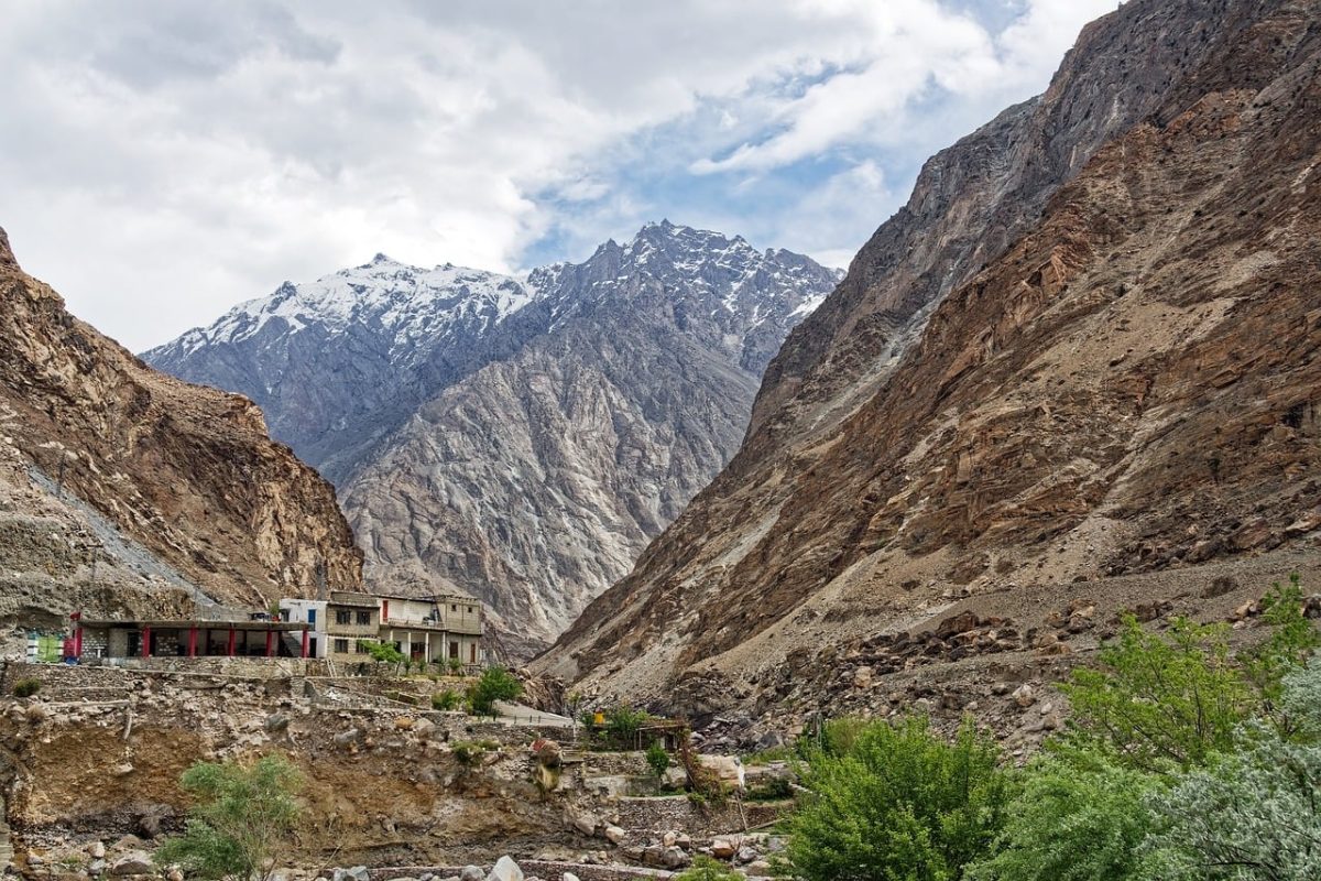 pakistan, gilgit-baltistan, mountains, snow, valley, river, sky, cloud, houses, nature, landscape, picturesque, canyon, desert, touristic, explore, high, buildings, traditional
