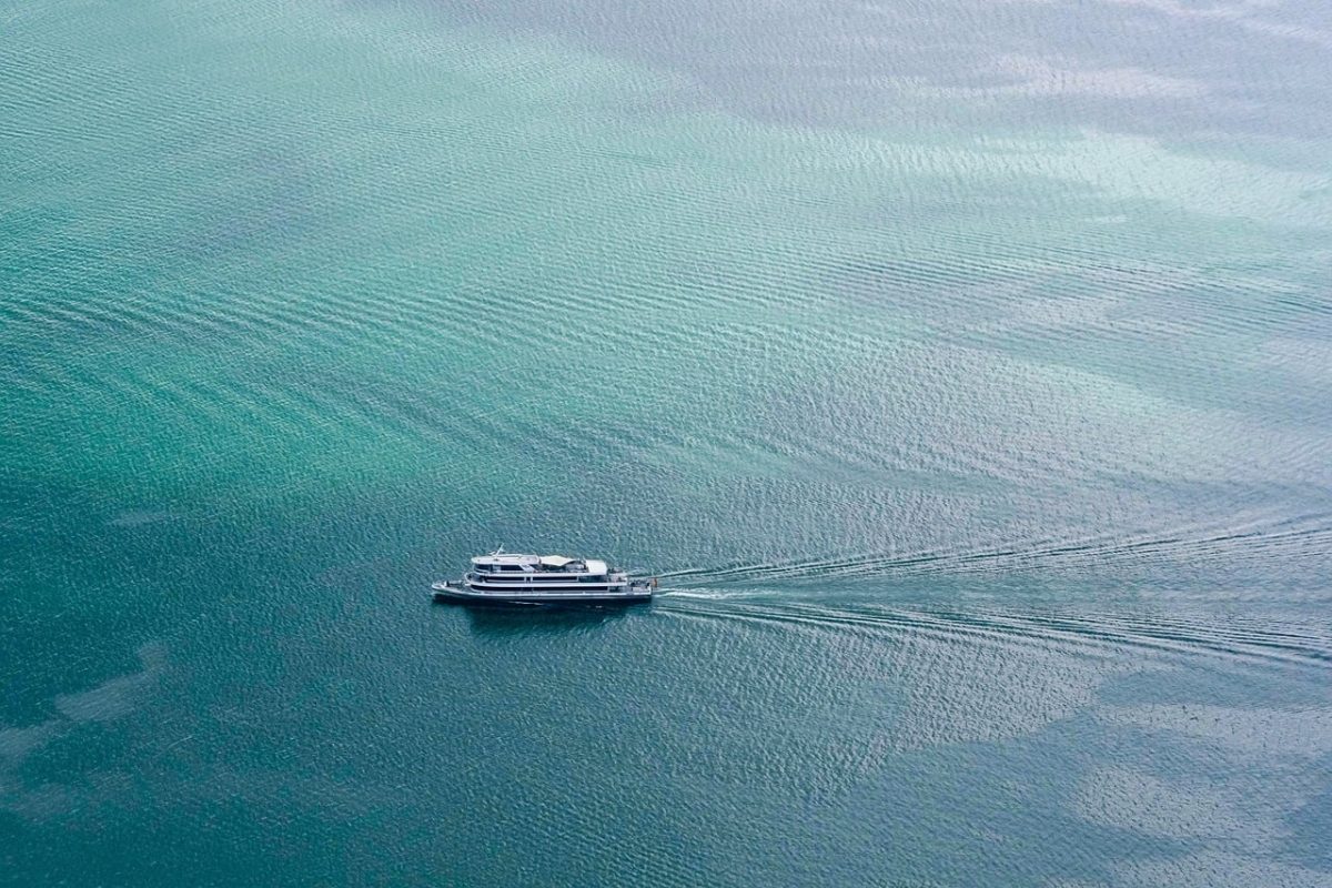 boat, water, lake, alone, blue, calm, trail, transportation, drift, tranquility, panorama, lake constance, nature, expanse, reflection, travel, tourism, shipping, clean, unique