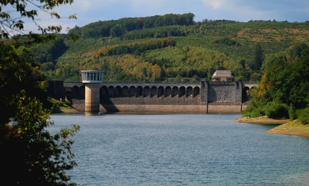 dam, reservoir, lake, nature, autumn, forests, hiking, recreation, architecture, water, autumn colors, landscape, sky, serenity, excursion, open water, balustrade, structure, metal, brick construction