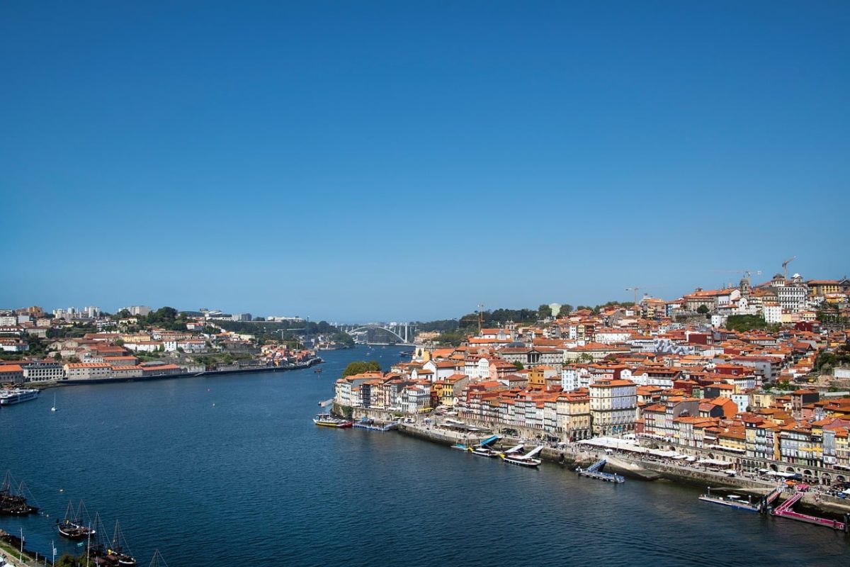 panorama, porto, river, bridge, city, architecture, building, blue sky, water, horizon, cityscape, summer day, portugal, historic buildings, tourism, boat, red roofs, open view, city shores, cultural site