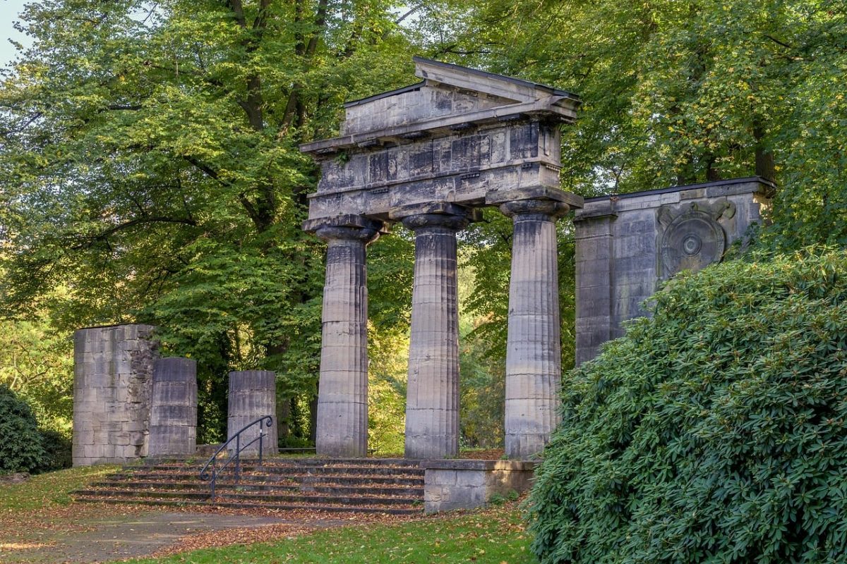 ruins, architecture, old, historical, column, natural surroundings, walls, nature, dilapidated, park, march, tourism, stone steps, decayed, railing, outdoor, monument, historical landmark, culture, sight