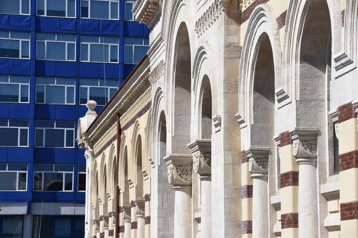 architecture, building, modern, facade, contrast, structural design, urban, arched, history, silhouette, colonial architecture, collision, windows, masonry, details, artistic architecture, thickness, contrasting colors