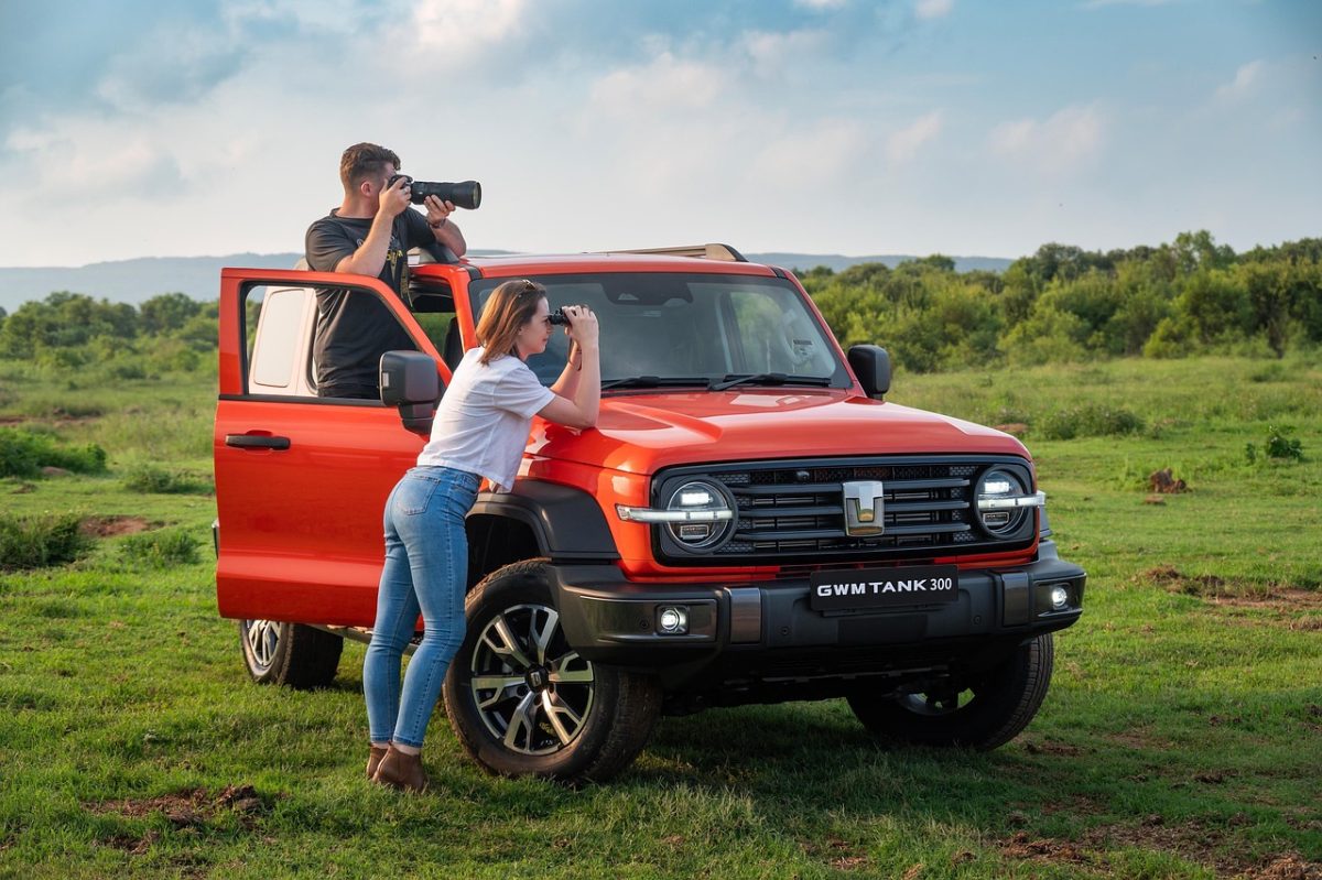 great wall motor, tank suv, tank 300, suv, automotive, car wallpapers, the scenery, bonding, 4×4, outdoor, grassland, couple, travel, gwm tank, car