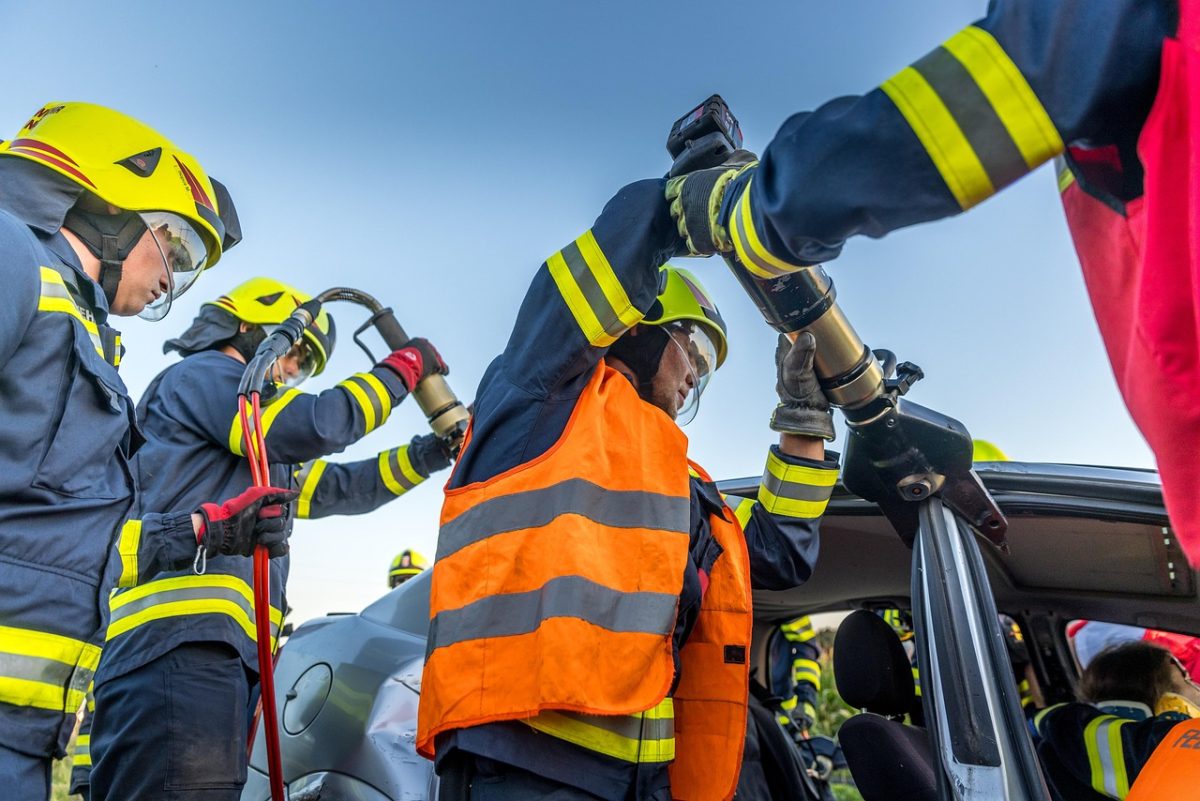 fire fighters, traffic accident, rescue, spreader, fire fighting technology, fire service, mission, accident, car accident, teamwork, accident, car accident, car accident, car accident, car accident, car accident