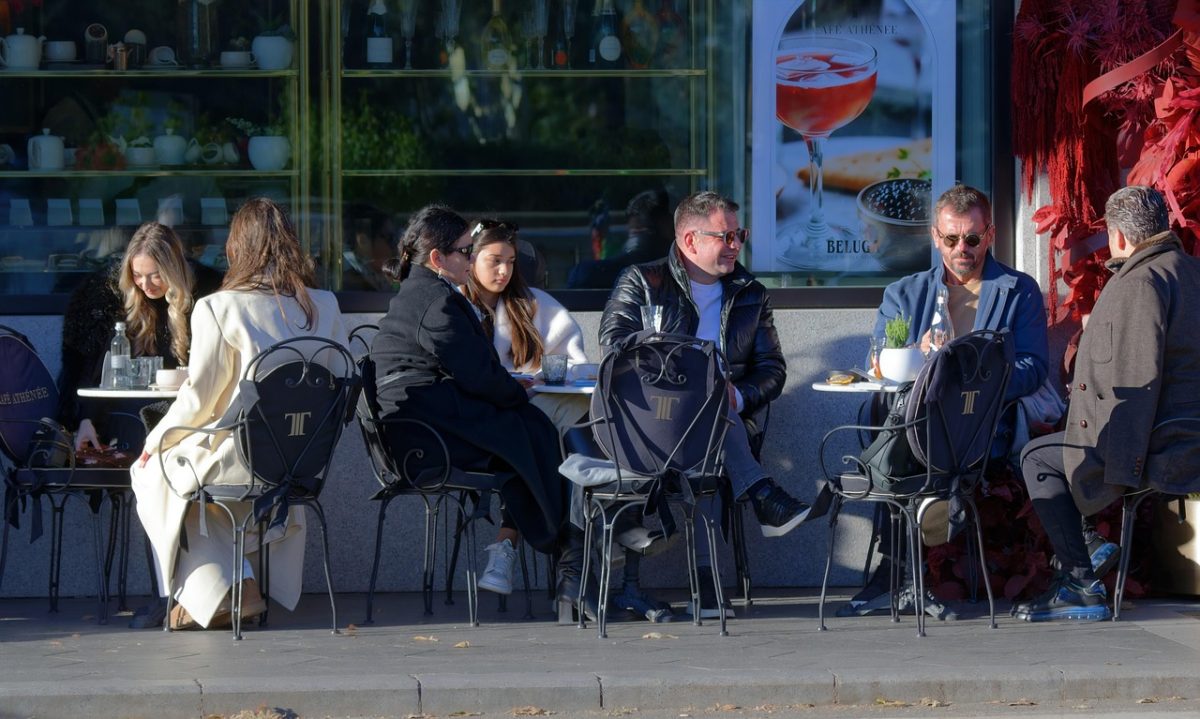 people, terrace, restaurant, outdoors, street, sidewalk, drinks, tables, chairs, relaxation, entertainment, lifestyle, urban