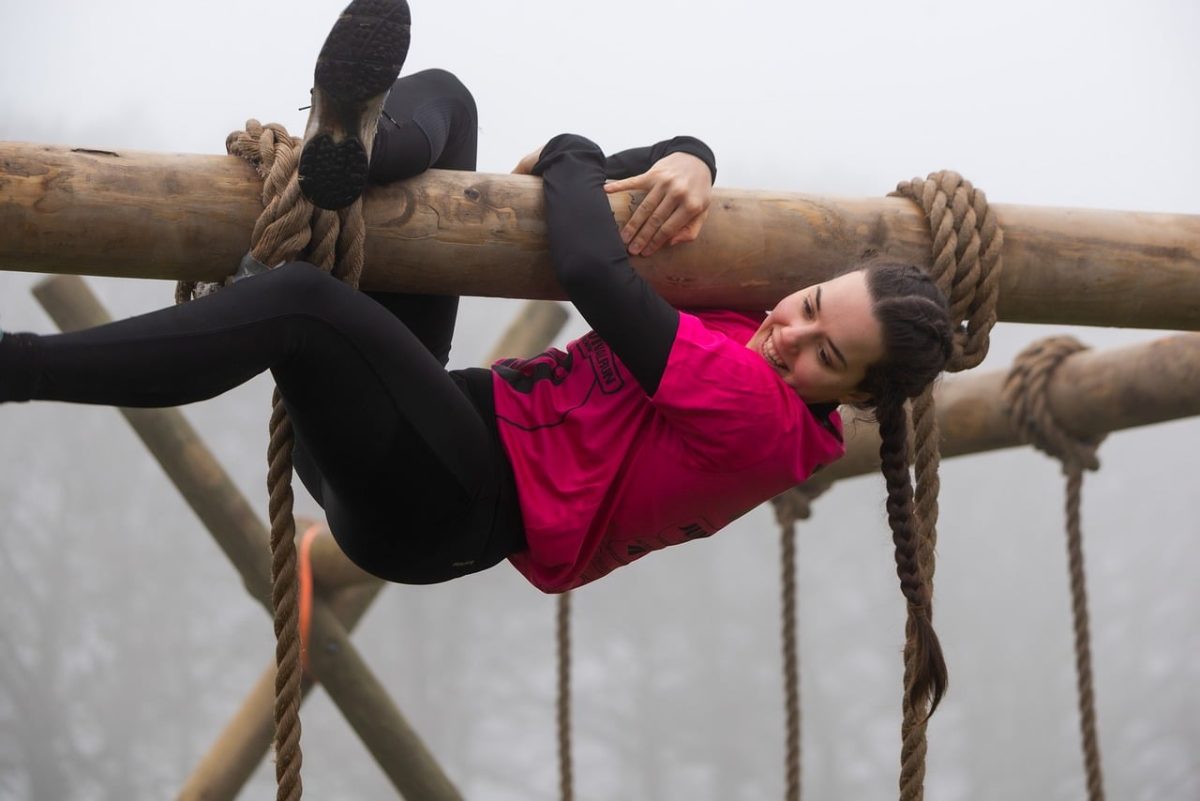 survival run, survival, sport, outdoor, sportive, woman, rope