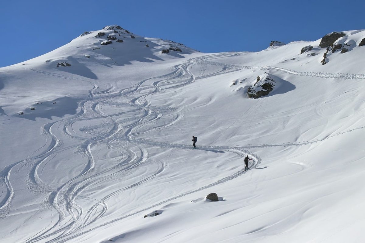 skiing, ski, mountain, snow, winter, winter sports, landscape, skis, alpinism, mountain sports, nature, backcountry skiiing