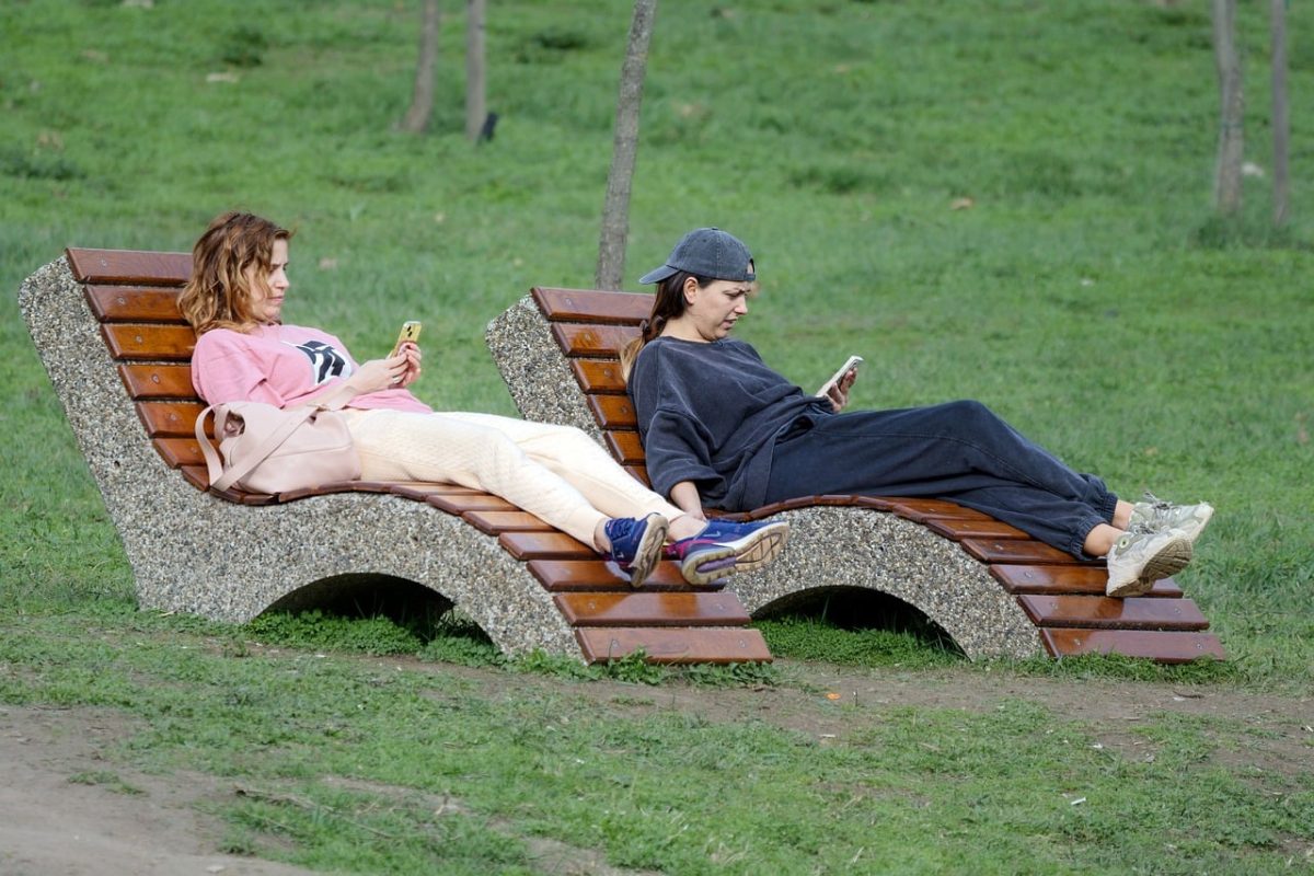 women, young, girls, smartphone, relaxing, sitting, bench, park, lifestyle, technology, people