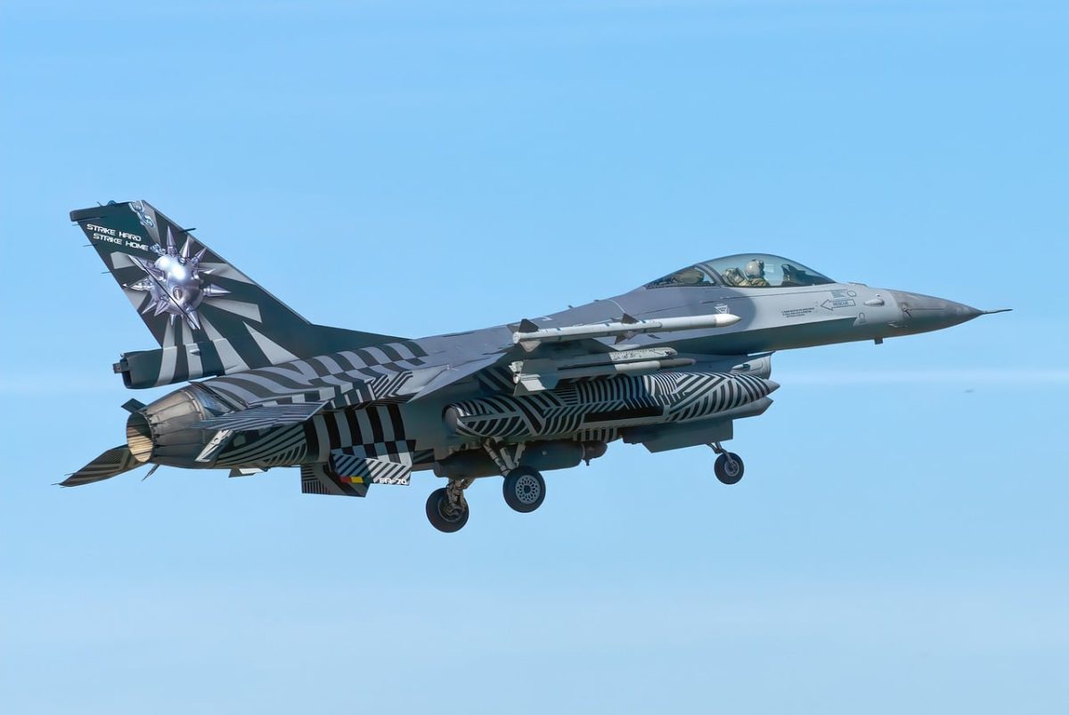 f16, f-16, military, aircraft, jet, plane, aviation, fighter, flight, fly, falcon, flying, planes, speed, airplane