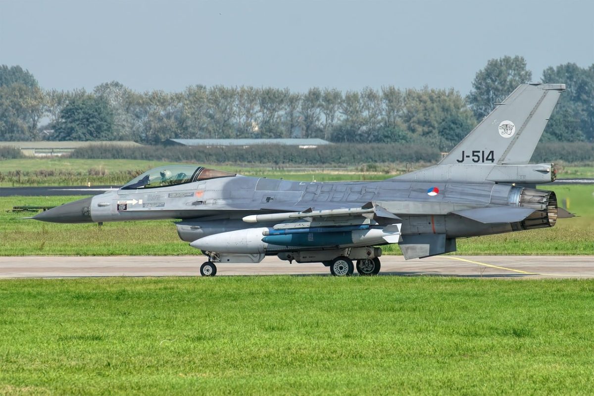 f16, f-16, military, aircraft, jet, plane, aviation, fighter, falcon, airfield