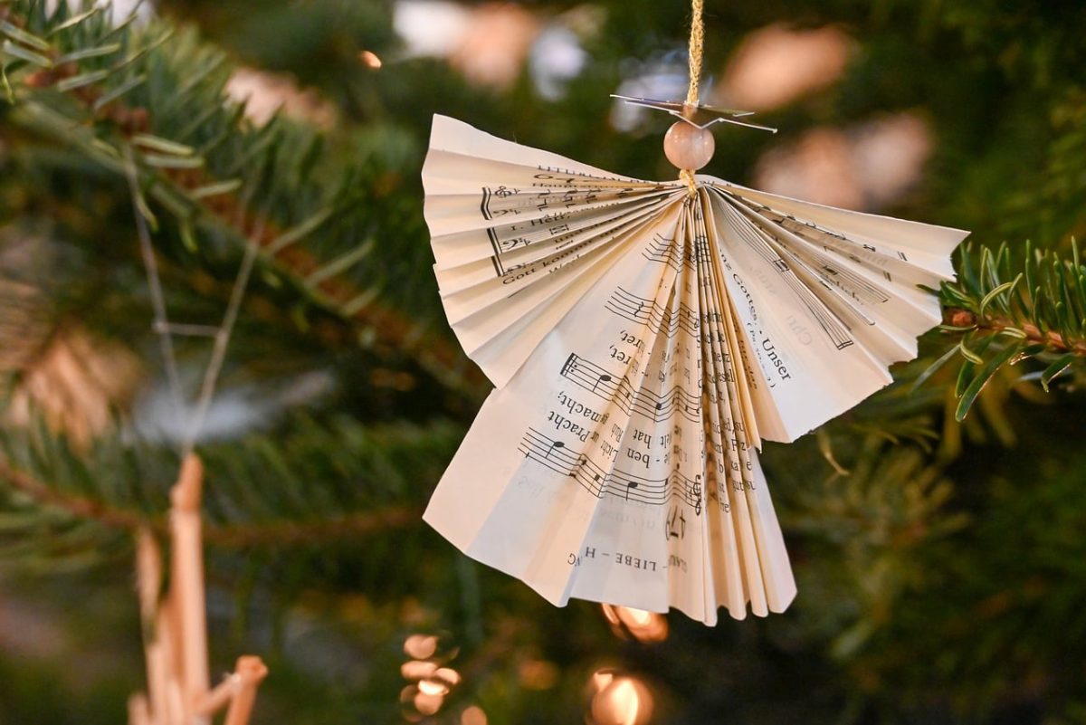 angel, christmas, christmas tree, hymn book, advent, christmas party, tree decorations, decoration, christmas eve, tree, fir tree, christmas decorations, fixed, faith, jesus, christianity, church