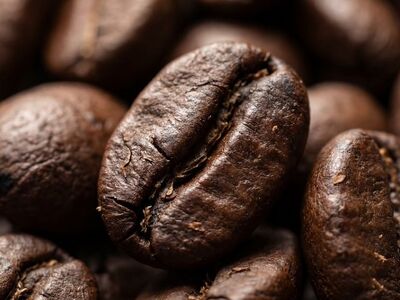 coffee, beans, roasted, macro, close-up, texture, dark roast, aroma, caffeine, espresso, brown, seed, organic, fresh, drink, food, beverage, ingredient, detail, arabica, robusta, morning, breakfast, gourmet, natural