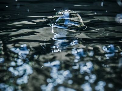 bubble, water, splash, liquid, surface, reflection, blue, nature, refreshing, shine, drops, depth, transparency, scattering, art, macro, water drops, ripples, quiet, waves