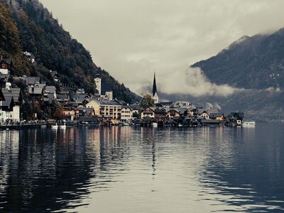 austria, hallstatt, lake, mountain lake, autumn, mountains, tranquility, fog, village, nature, idyll, architecture, reflection, morning, calm, tourism, riverside, ales, cosy, prosaic, darkness, balsam