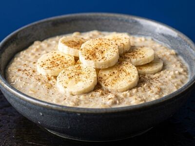 oatmeal, banana, breakfast, cinnamon, bowl, healthy, cooked, warm, fruit, milky, spoon, nourishing, texture, filling, comfortable, dietary, cozy, rustic, porridge, dishware