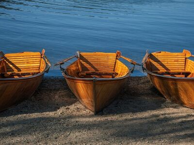 boats, wood, lake, water, shore, oars, sunny, three, bank, nature, reflection, sand, rowboat, surface, recreation, serenity, solitary, outdoors, blue, entertainment