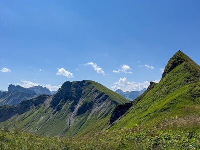 mountains, sky, panorama, green, grass, alps, landscape, summit, summer, hiking, clouds, allgäu, oberstdorf, natural scenery, natural idyll, view, contour, holiday atmosphere