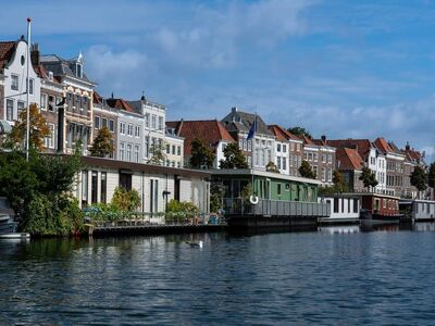 canal, netherlands, houseboat, architecture, landscape, water, grachten, landmark, house, building, river, western europe, outdoor, vacation, holiday, blue sky, tranquility, picturesque, touristic, urban