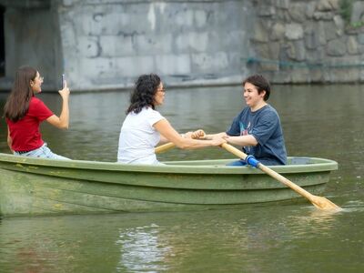 women, rowing, boat, water, nature, lake, recreation, relaxation, sports, lifestyle, park