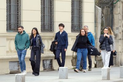 people, pedestrians, young, casual, walking, sidewalk, street, urban, lifestyle, snapshot
