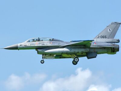 f16, military, jet, f-16, aviation, plane, fighter, flight, fly, falcon, speed, airfield, airplane