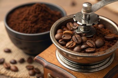 coffee, café, latte, cappuccino, espresso, barista, latte art, coffee beans, grinder, iced coffee, hot coffee, café interior, coffee shop, cozy café, coffee culture, breakfast, croissant, coffee lifestyle, caffeine, mug, takeaway coffee, americano, coffee cup, flat lay, cup, ai generated