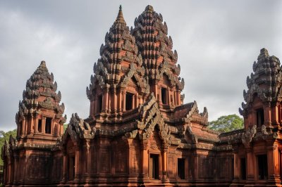 banteay srei, beautiful wallpaper, free wallpaper, desktop backgrounds, windows wallpaper, pink sandstone, hd wallpaper, temple towers, wallpaper hd, cool backgrounds, angkor temples, wallpaper 4k, 4k wallpaper, siem reap, cambodia, sunrise light, ancient architecture, stone carvings, close up, free background, warm tones, historic monument, iphone wallpaper, phone wallpaper, wallpaper, mac wallpaper, background, background images, laptop wallpaper, 4k, pictures, full hd wallpaper, 4k wallpaper 1920x1080, desktop background