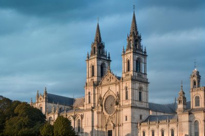 cathedral, santiago de compostela, galicia, architecture, religion, pilgrim, ancient, facade, tourism, history, cultural heritage, tourist attraction, pilgrimage, shrine, city view, baroque, unesco, landmark, renaissance